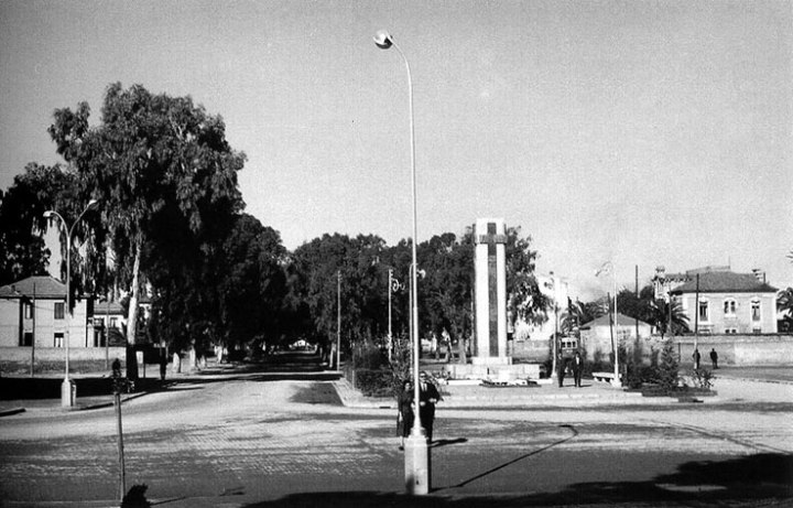 Comienzo de la Alameda, con la cruz de los caídos. Época franquista, claro.